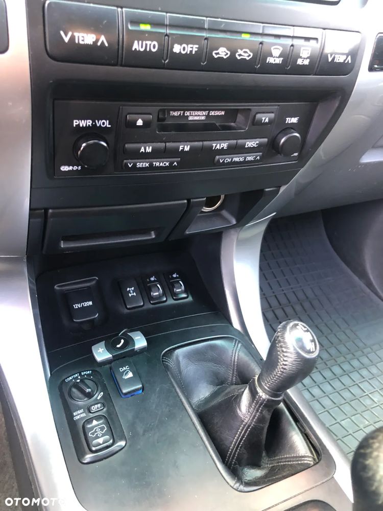 Toyota Land Cruiser - 37