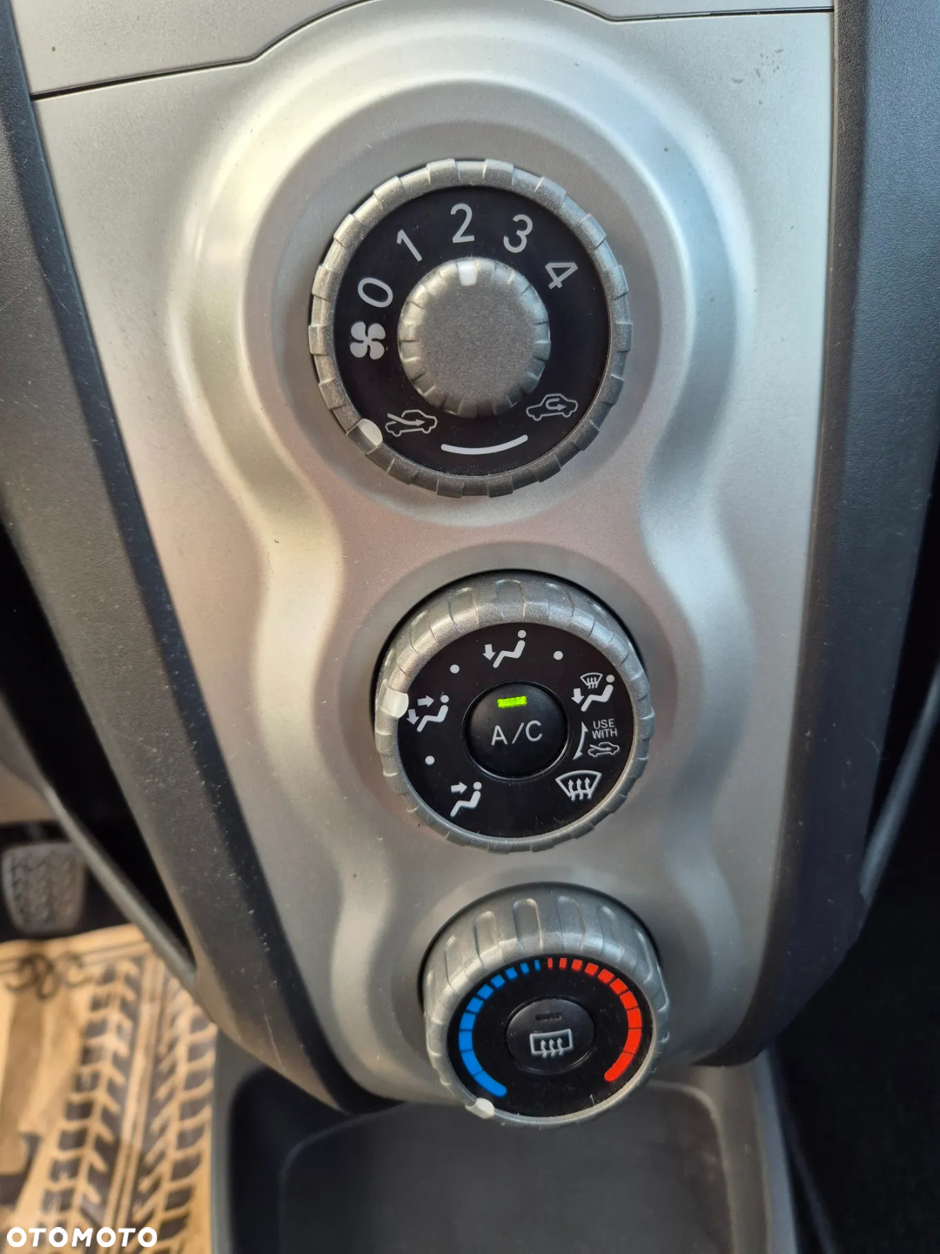 Toyota Yaris 1.0 Premium - 16