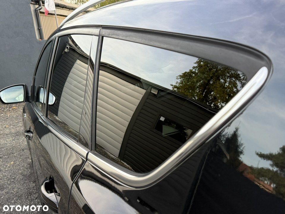 Ford Kuga 2.0 TDCi 2x4 Titanium - 12