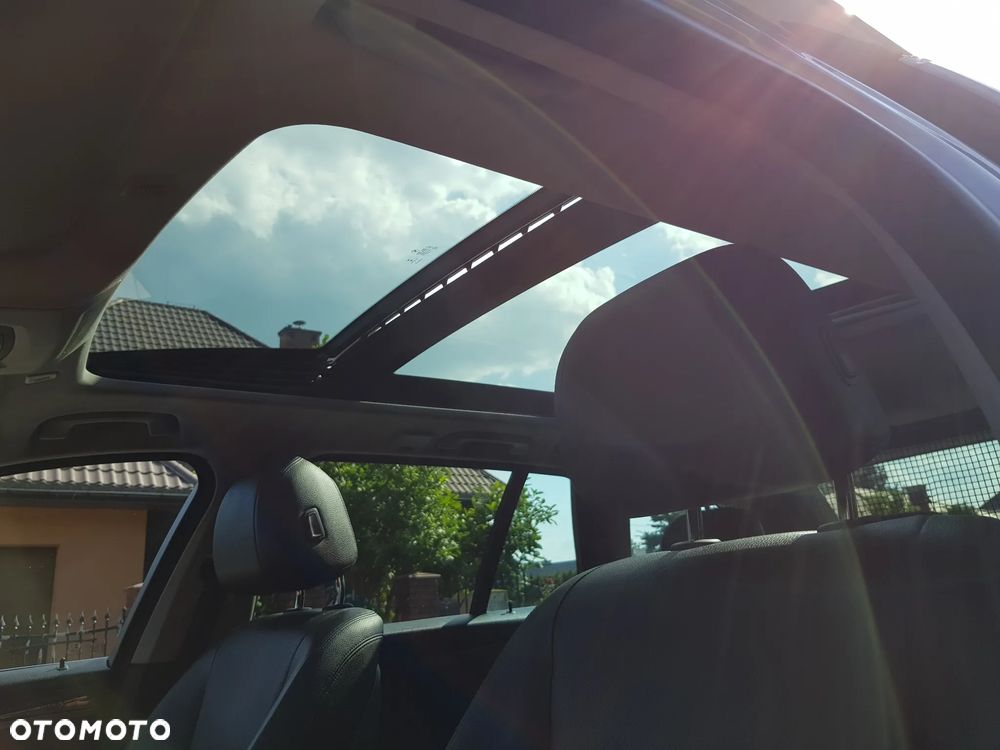 BMW Seria 5 525d Sport-Aut Luxury Line - 21