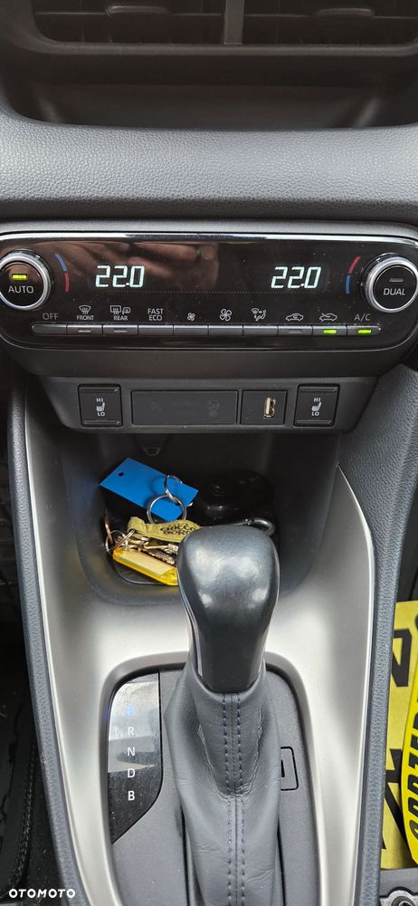 Mazda 2 Hybrid - 29