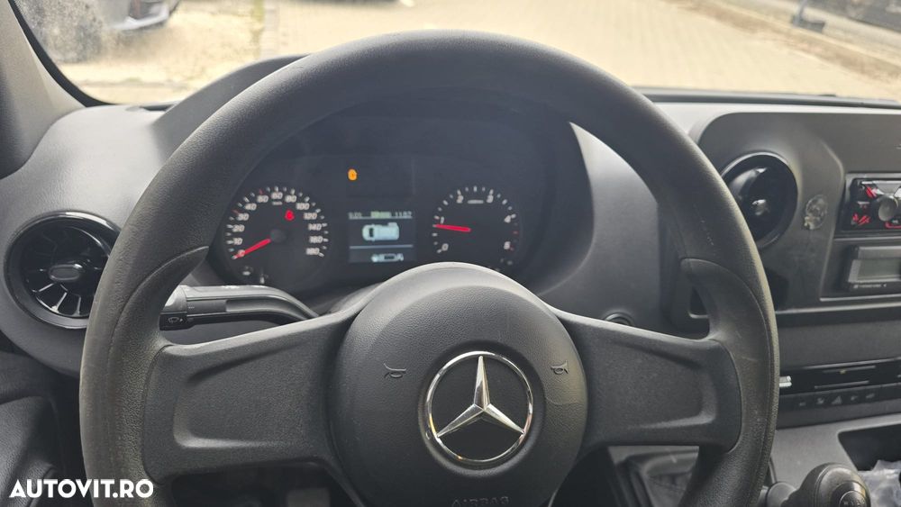 Mercedes-Benz Sprinter - 9