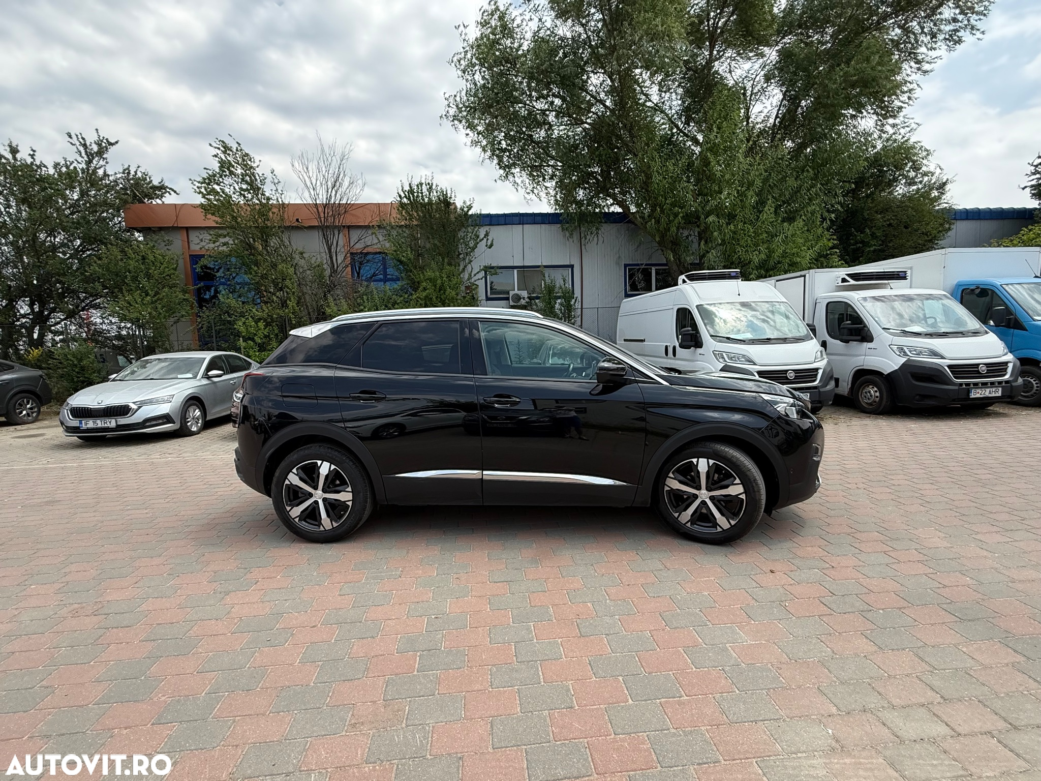 Peugeot 3008 1.5 BlueHDI S&S EAT8 Allure - 4