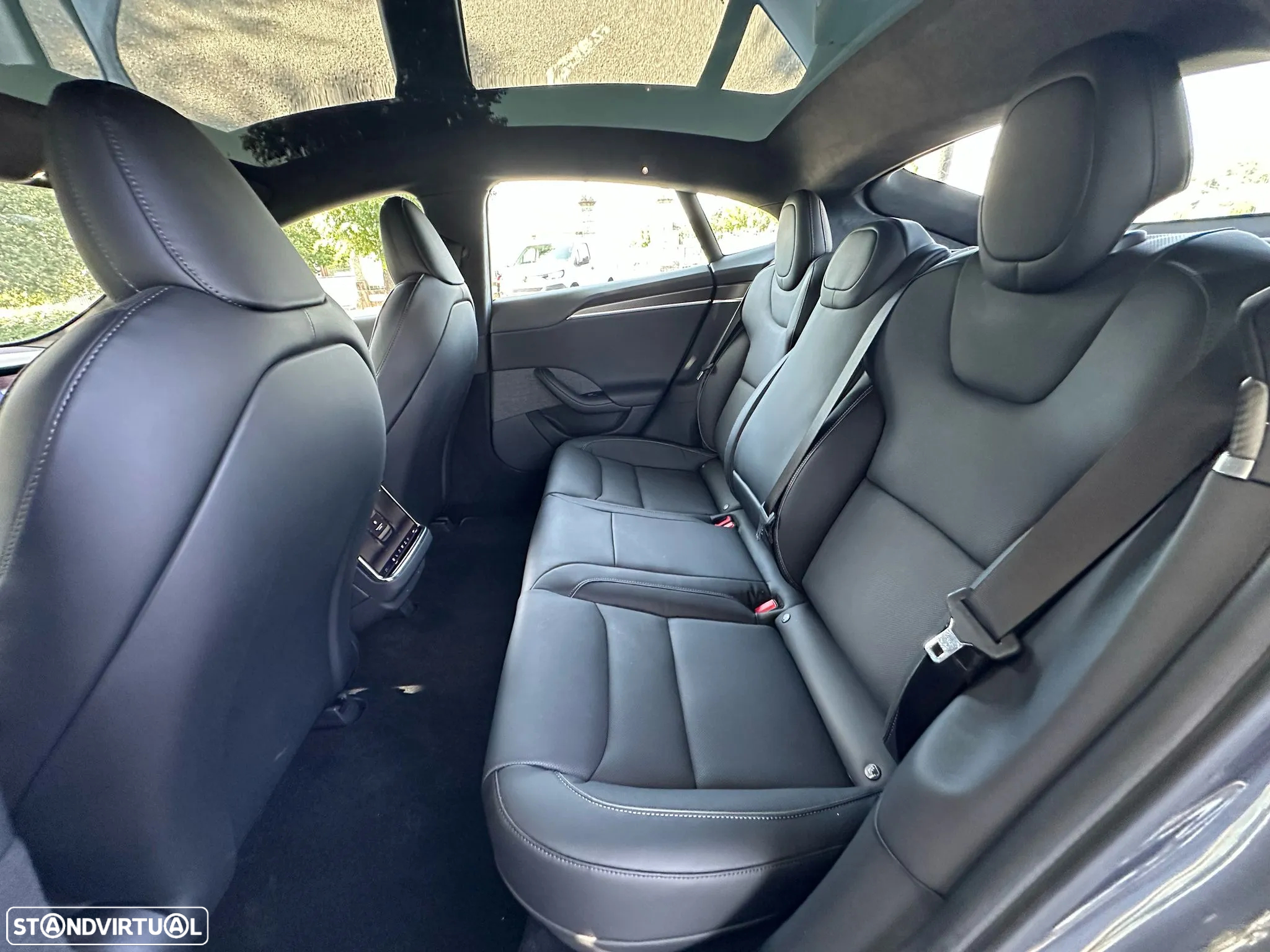 Tesla Model S Plaid AWD - 29