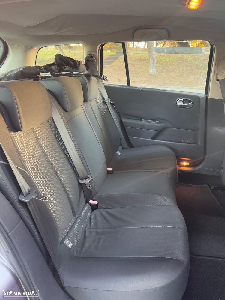 Renault Mégane Break 1.5 dCi Confort - 6