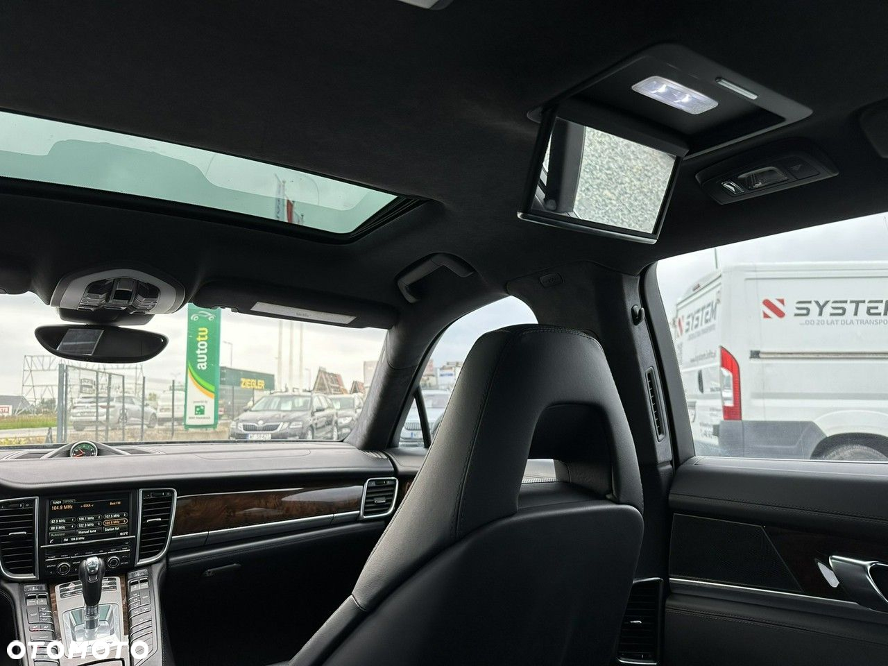 Porsche Panamera Turbo Executive - 32