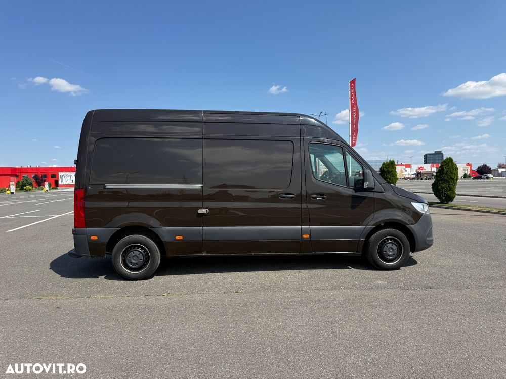 Mercedes-Benz Sprinter - 14