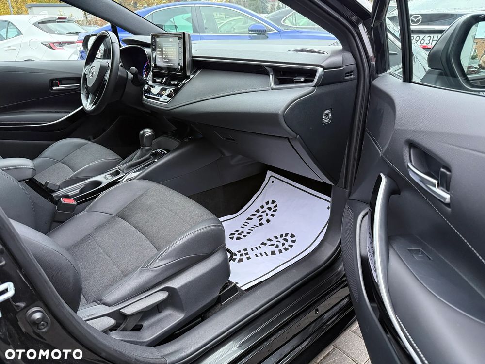 Toyota Corolla 1.8 Hybrid Executive - 16