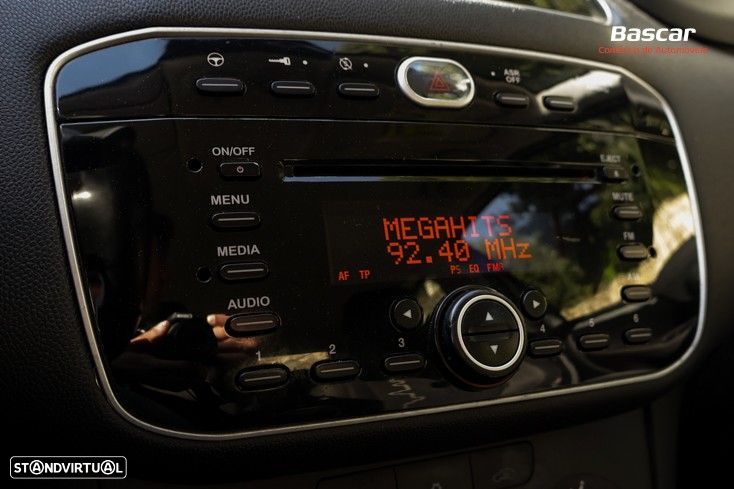 Fiat Punto 1.3 M-Jet Lounge S&S - 28