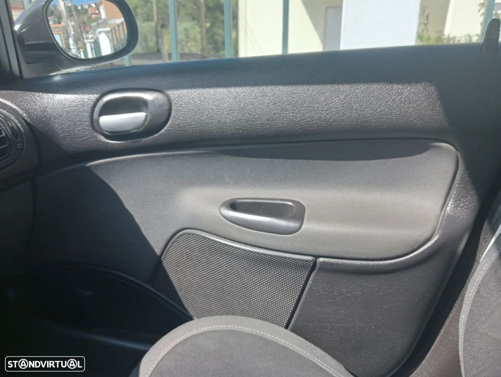 Peugeot 206 SW 1.4 16V XS - 18