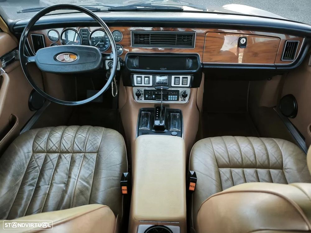 Jaguar XJ - 8