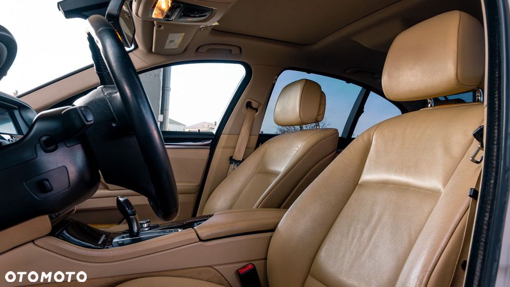 BMW Seria 5 528i - 21