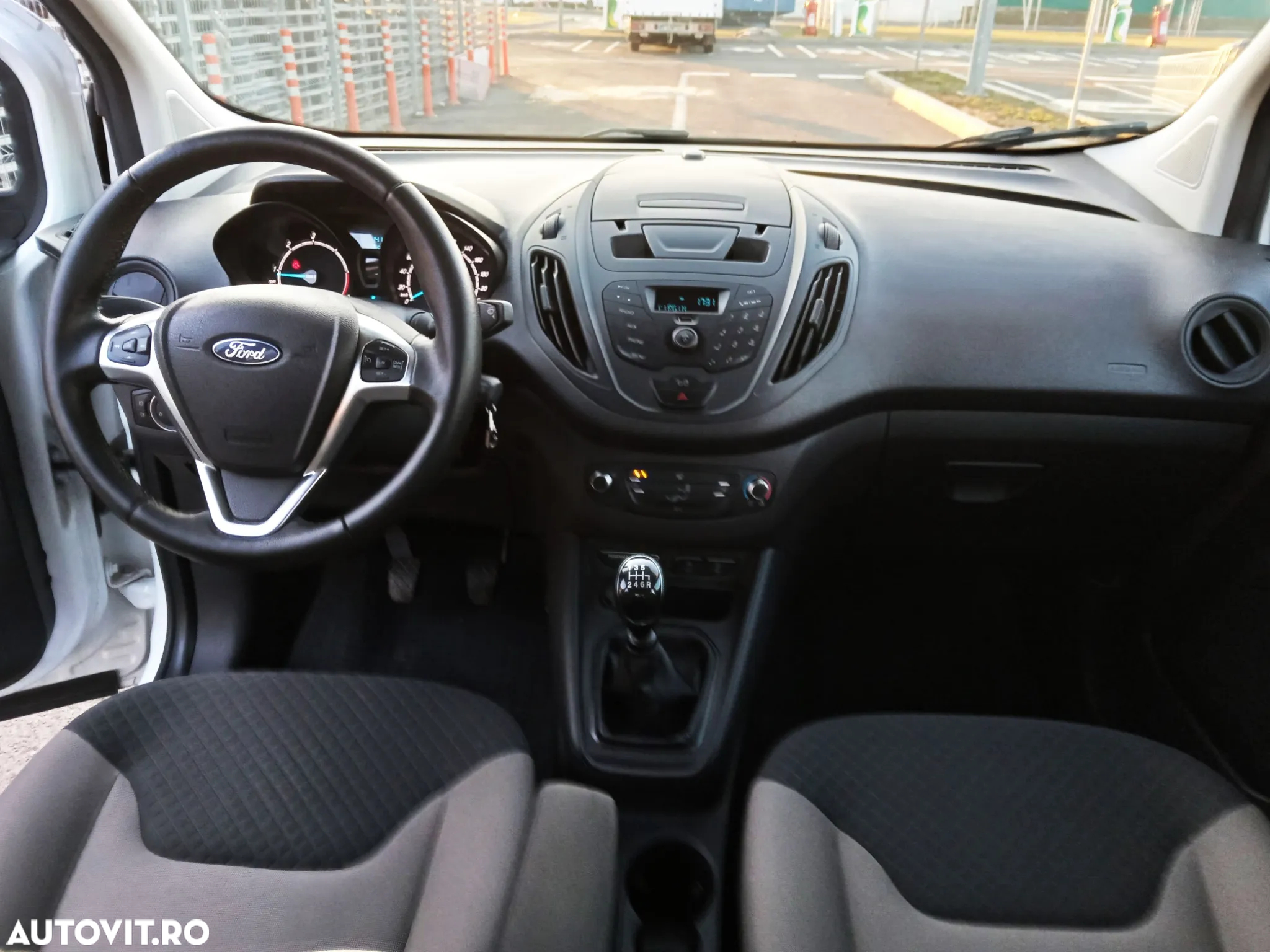 Ford Tourneo Courier 1.5 TDCi Trend - 14