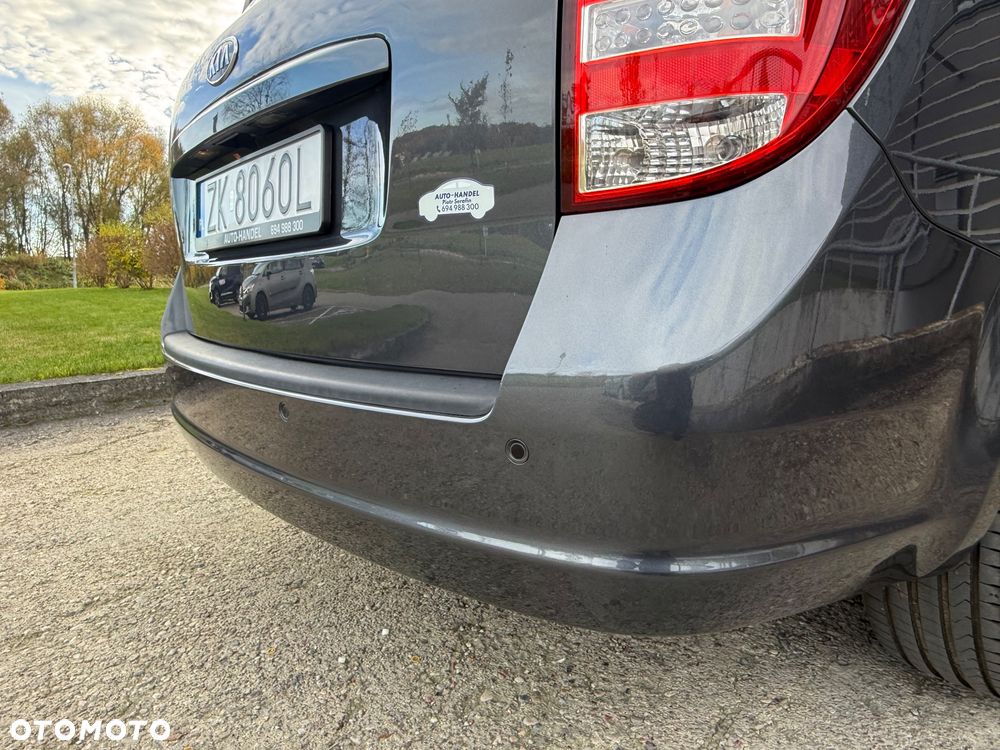 Kia Ceed ver-1-6-crdi-128-dream-team-edition - 18