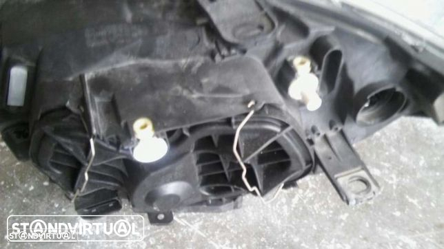 Farol passageiro bmw serie 1 2010 - 4