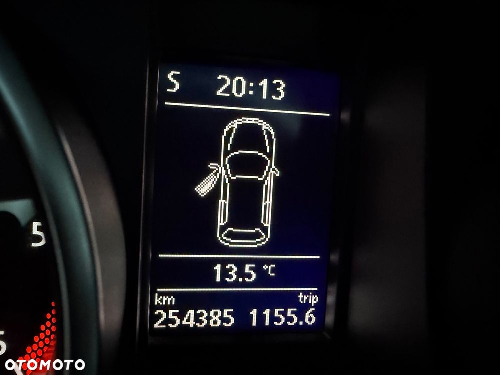 Volkswagen Golf 1.6 TDI DPF MATCH - 19