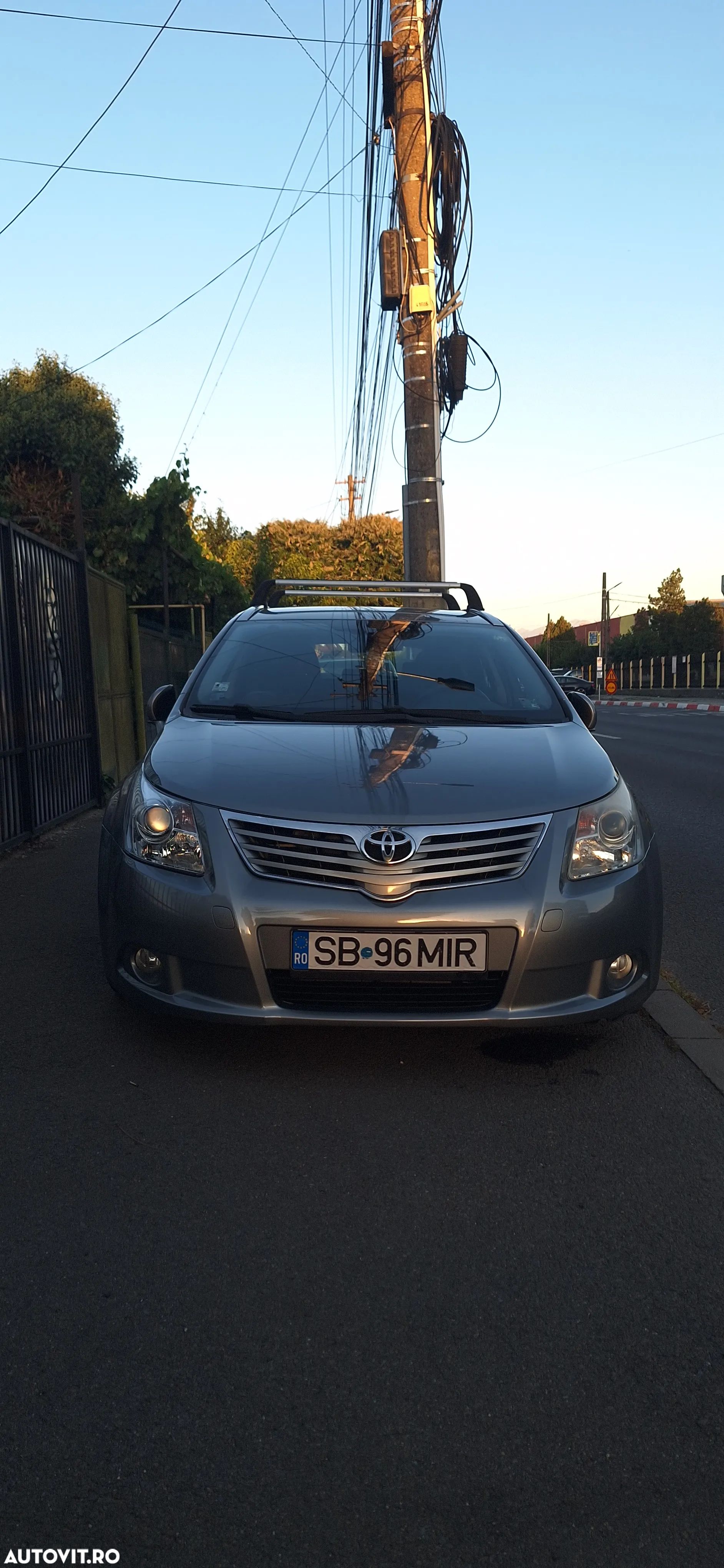 Toyota Avensis 2.0 D-4D Executive - 1