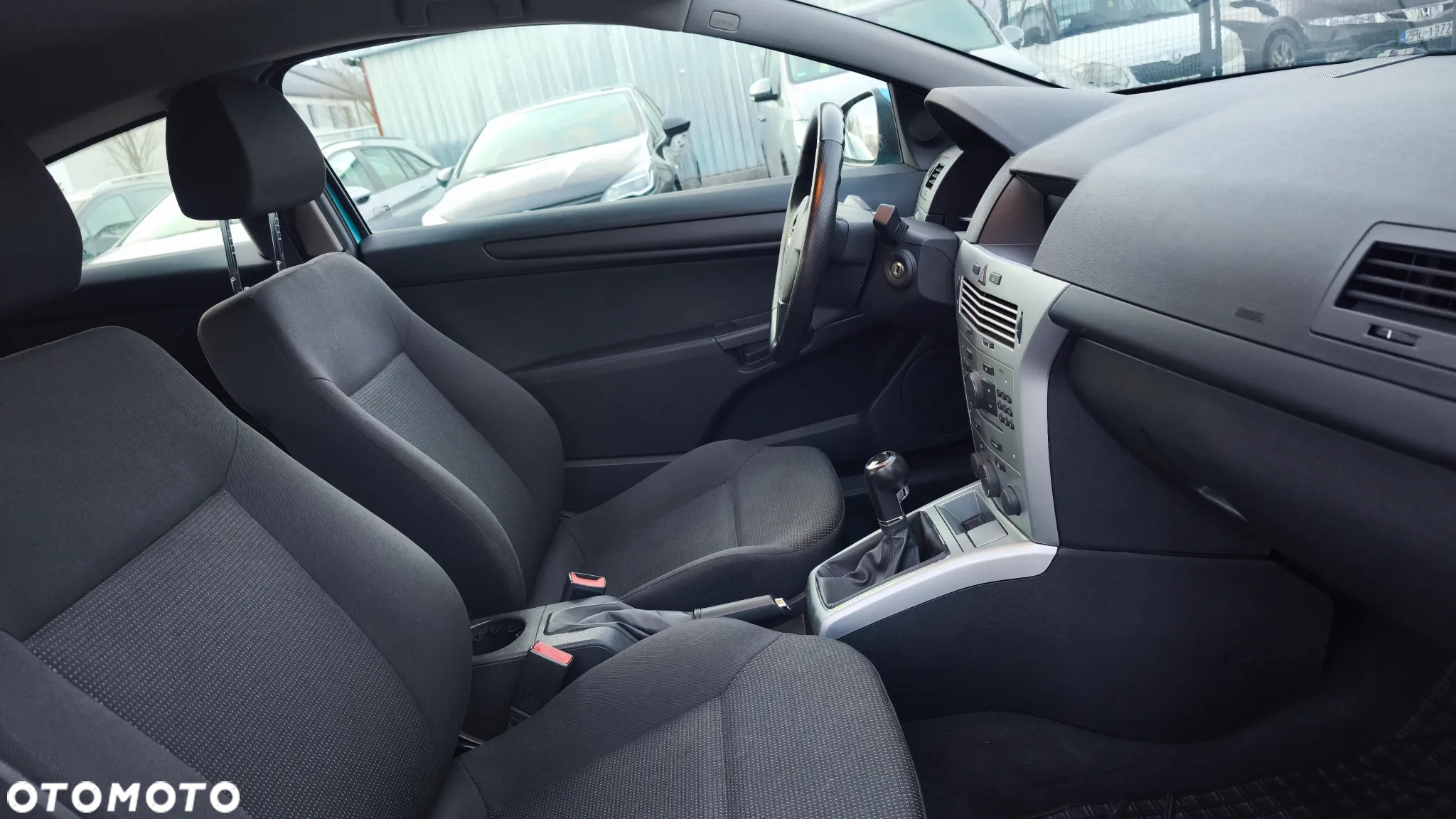 Opel Astra GTC 1.6 - 21