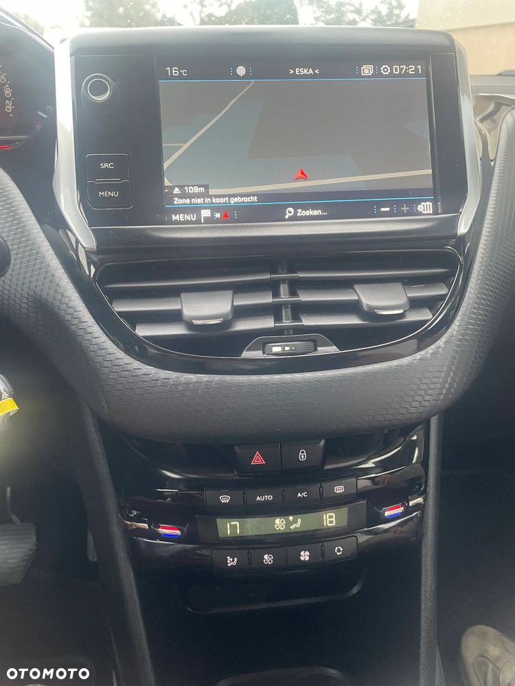 Peugeot 2008 1.2 Pure Tech Style - 4