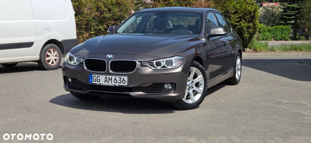 BMW Seria 3 316d EU6 - 4