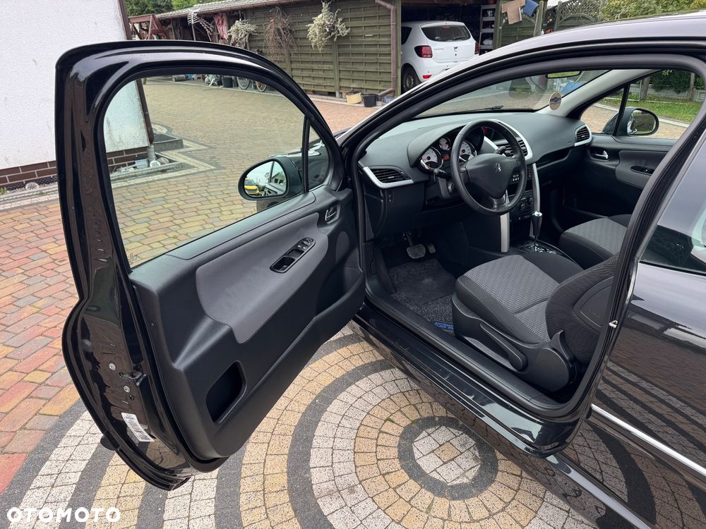 Peugeot 207 - 18