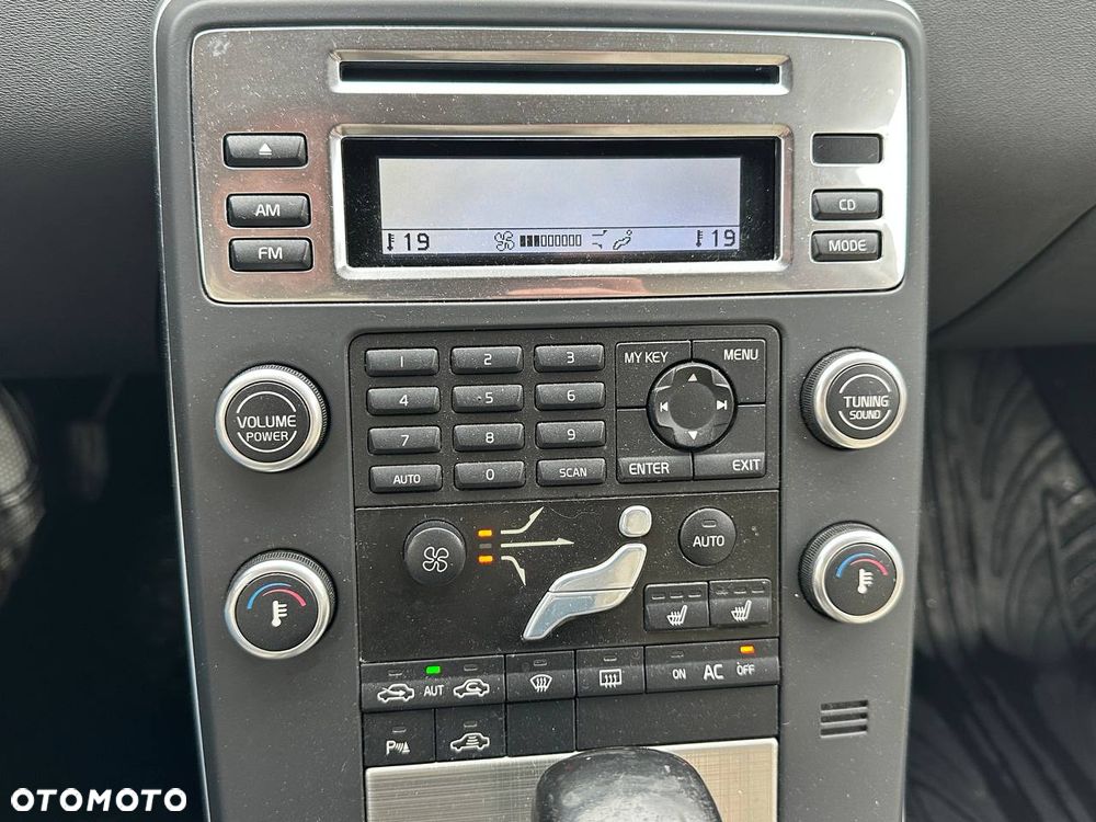 Volvo V70 D5 Ocean Race - 14