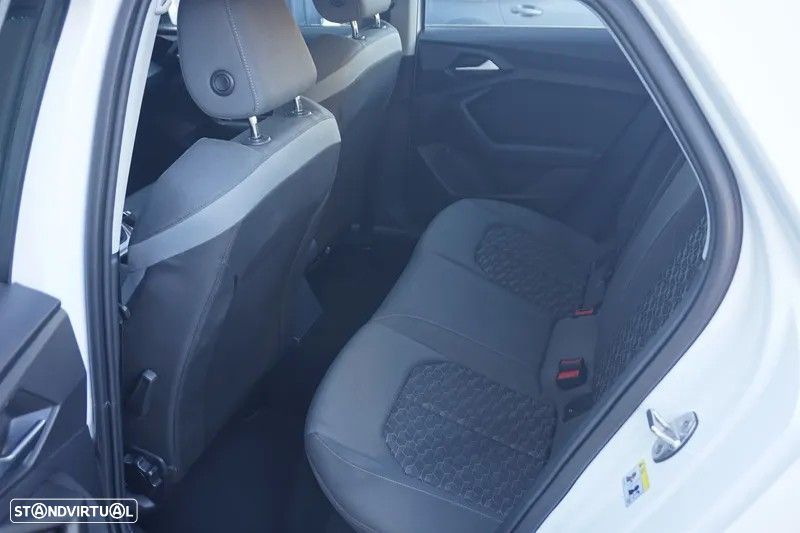 Audi A1 Sportback 30 TFSI S line - 4