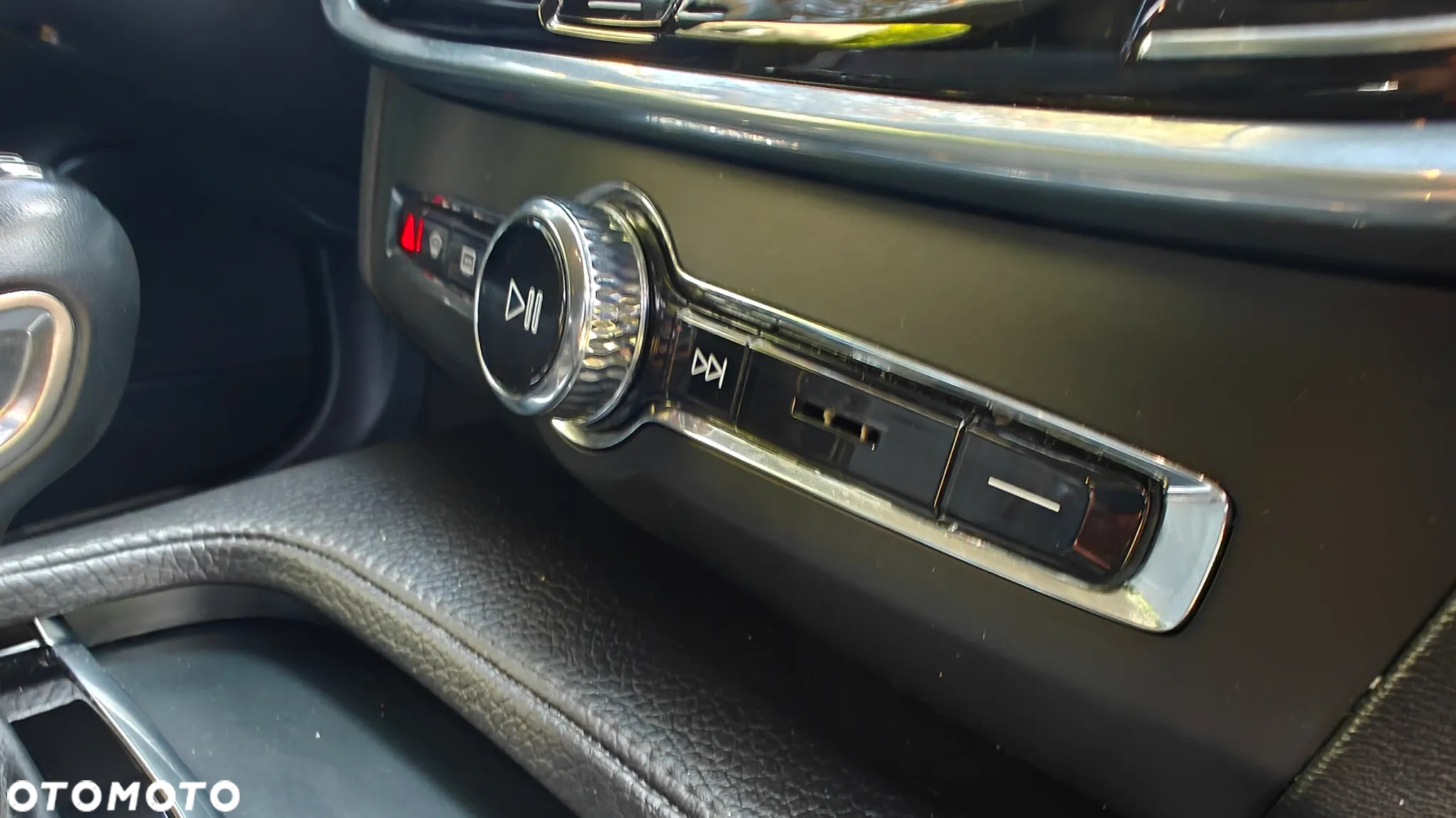 Volvo V90 D4 Momentum Pro - 29
