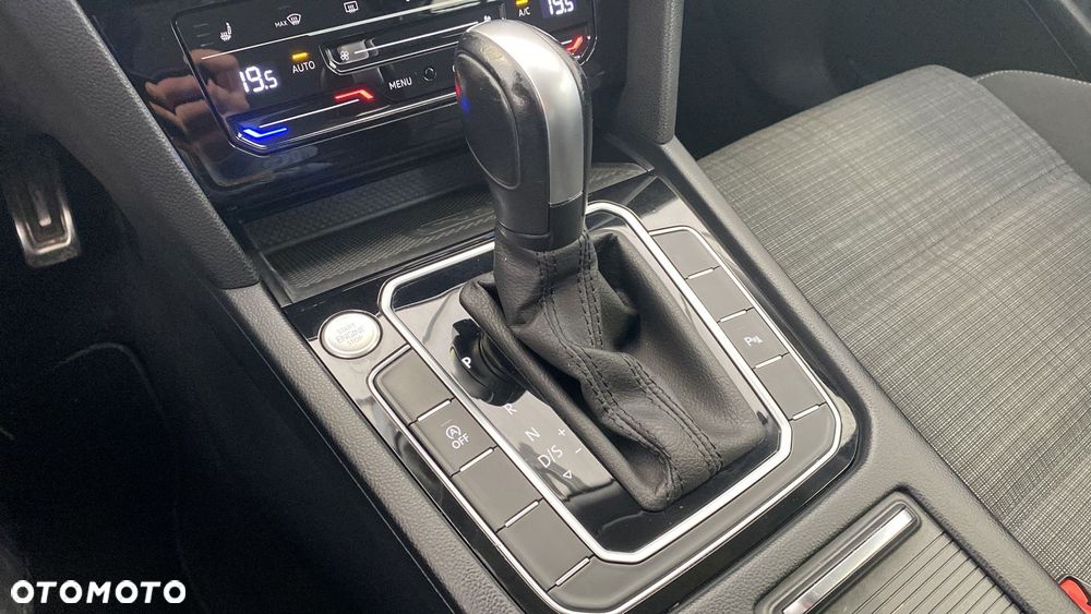 Volkswagen Passat - 19