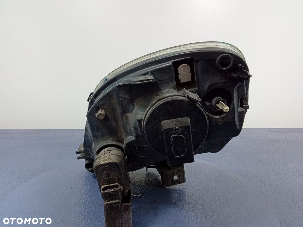 KANGOO I LIFT REFLEKTOR PRAWY LAMPA EU 8200150617 - 6