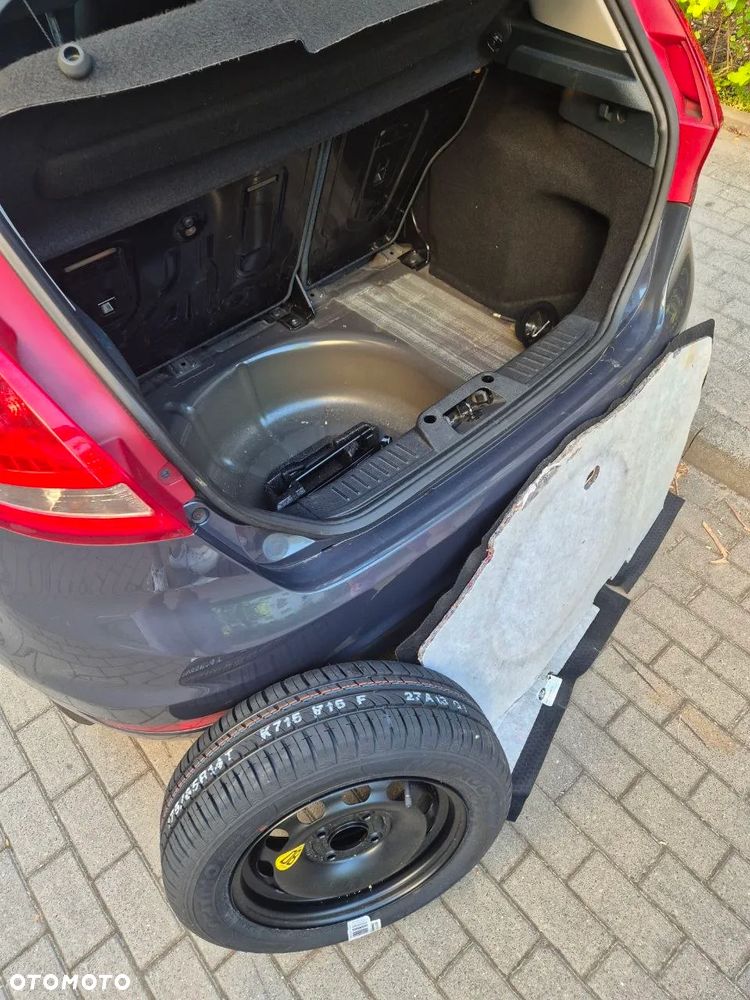Ford Fiesta 1.25 Champions Edition - 19