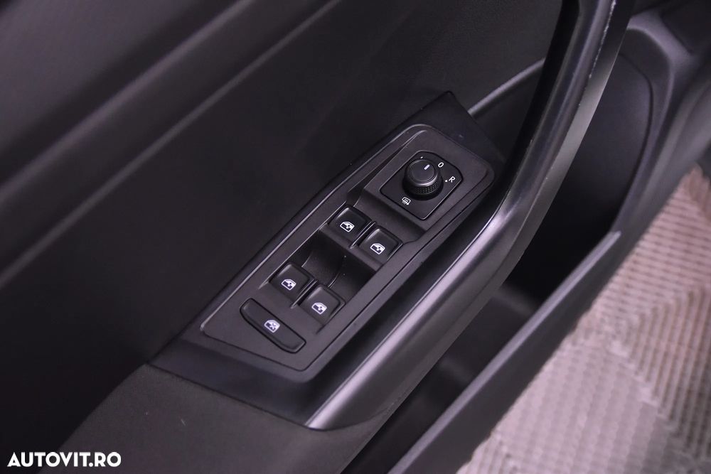 Volkswagen T-Roc - 13