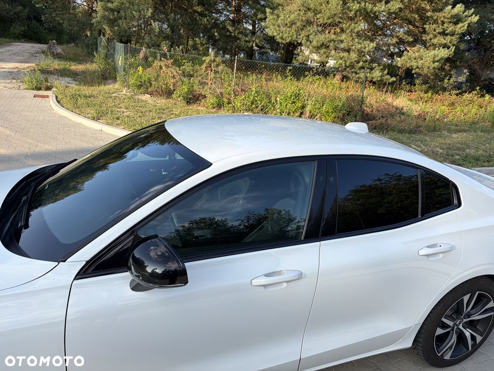 Volvo S60 B4 B R-Design - 3