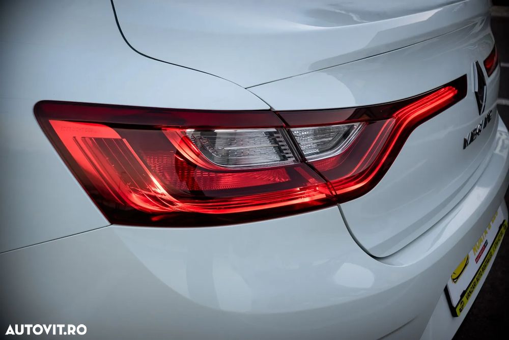 Renault Megane TCE 114 GPF Zen - 30