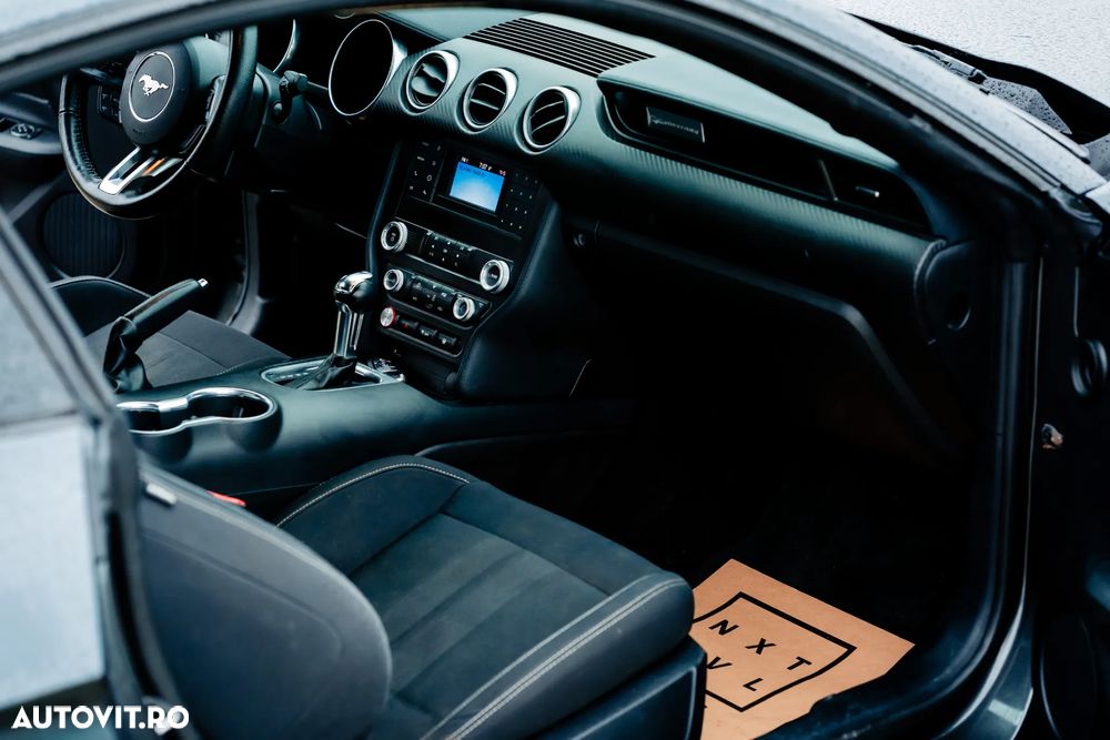Ford Mustang - 7
