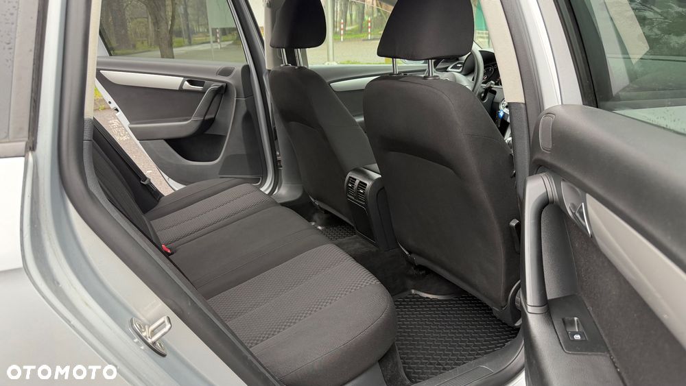 Volkswagen Passat - 8