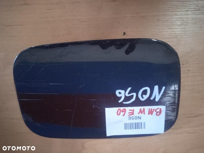 Klapka wlewu paliwa BMW E60 czarna - 1