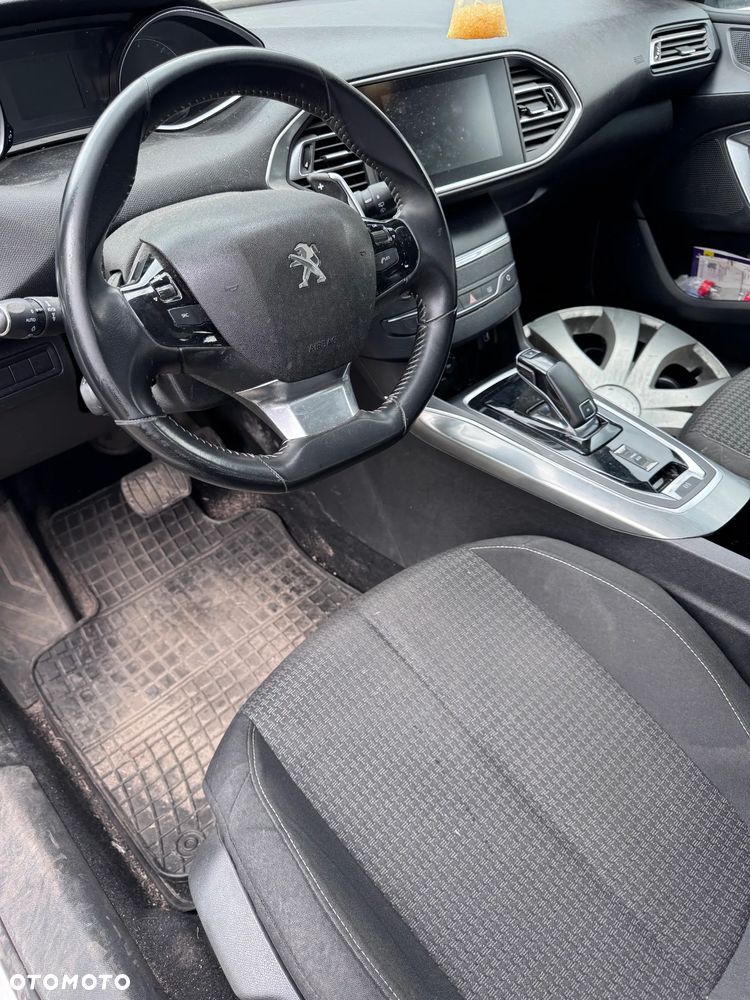 Peugeot 308 1.5 BlueHDi Active Pack Business S&S EAT8 - 4
