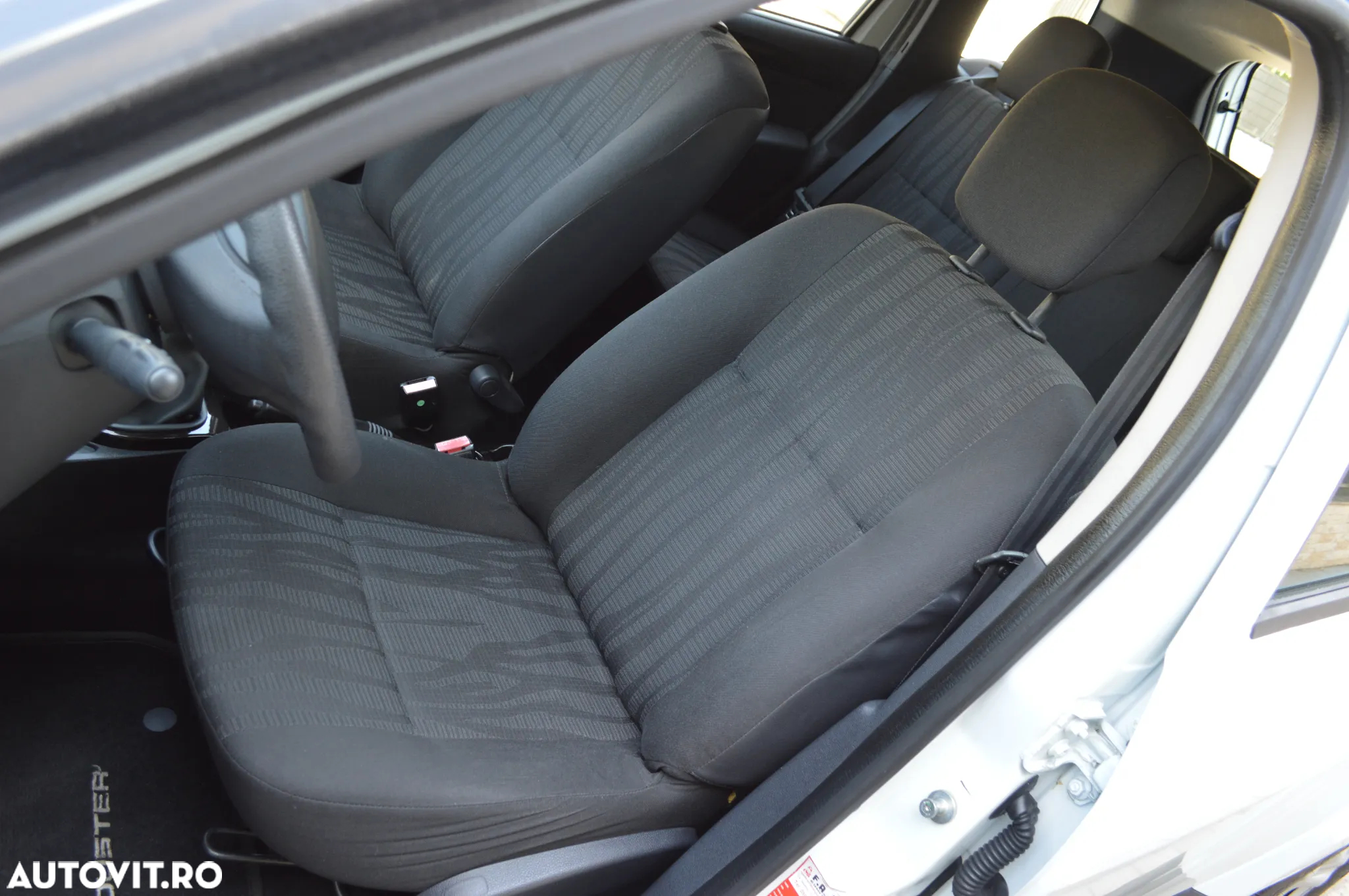 Dacia Duster 1.6 4x2 Laureate - 17