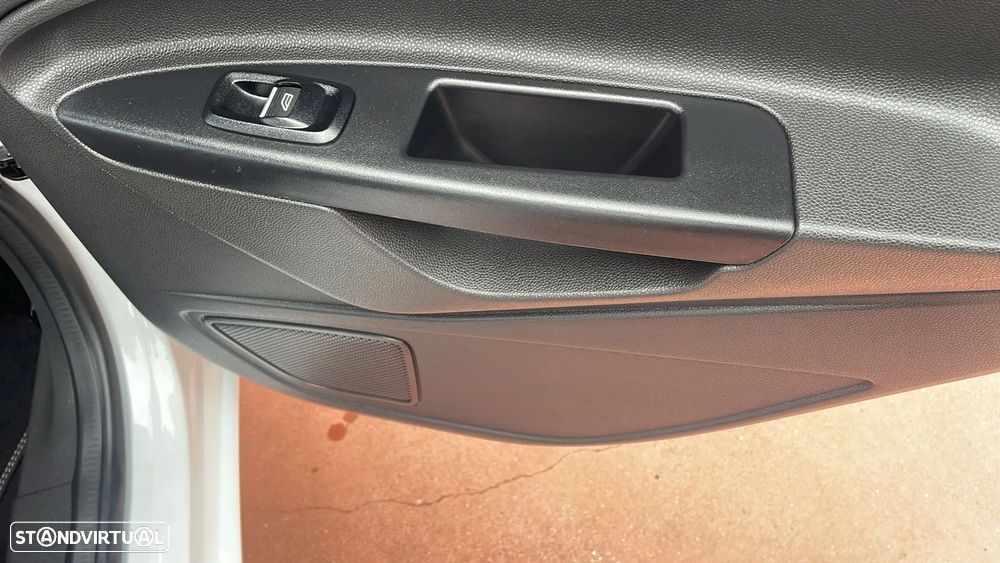 Ford Fiesta 1.0 EcoBoost S&S TITANIUM - 20