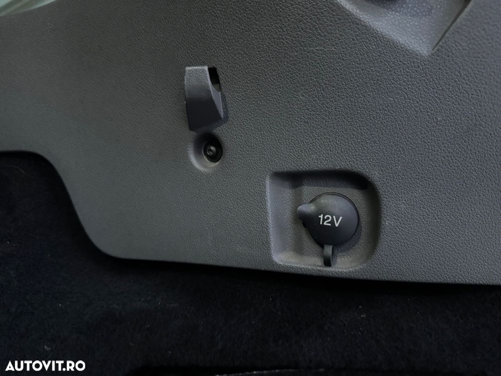 Ford Focus 2.0 TDCi DPF Ghia - 34