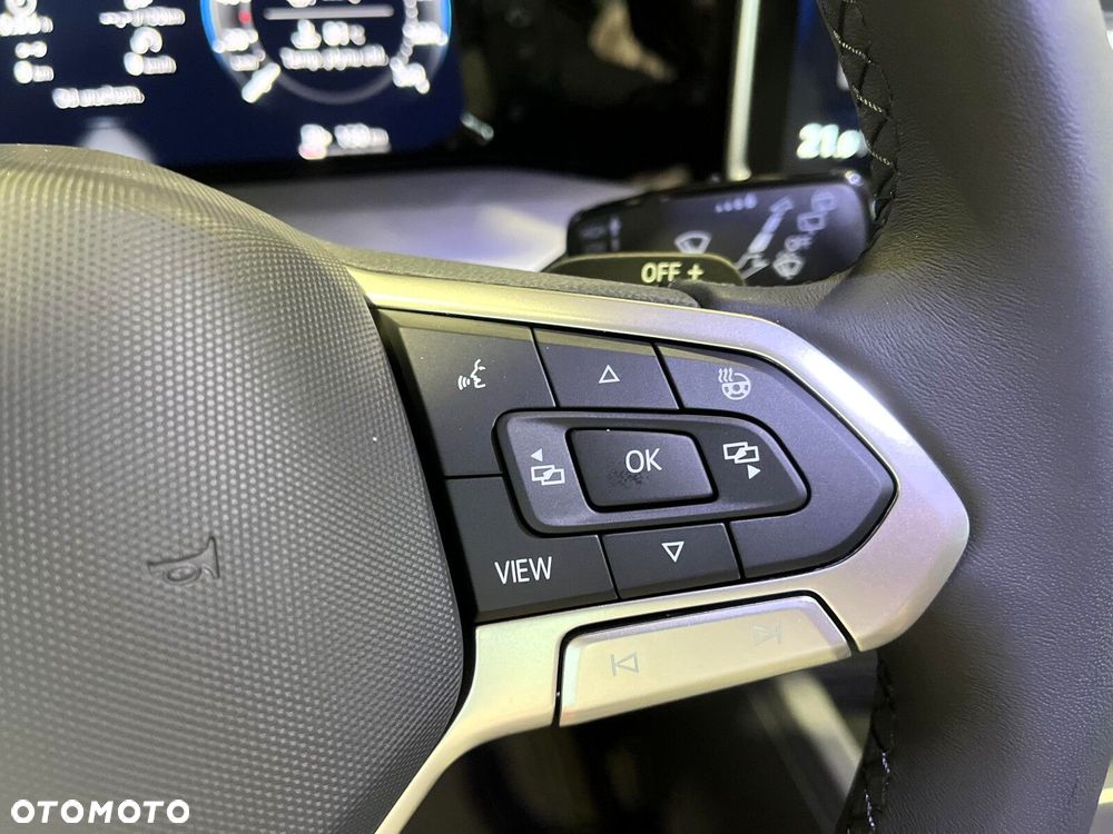 Volkswagen Golf - 16