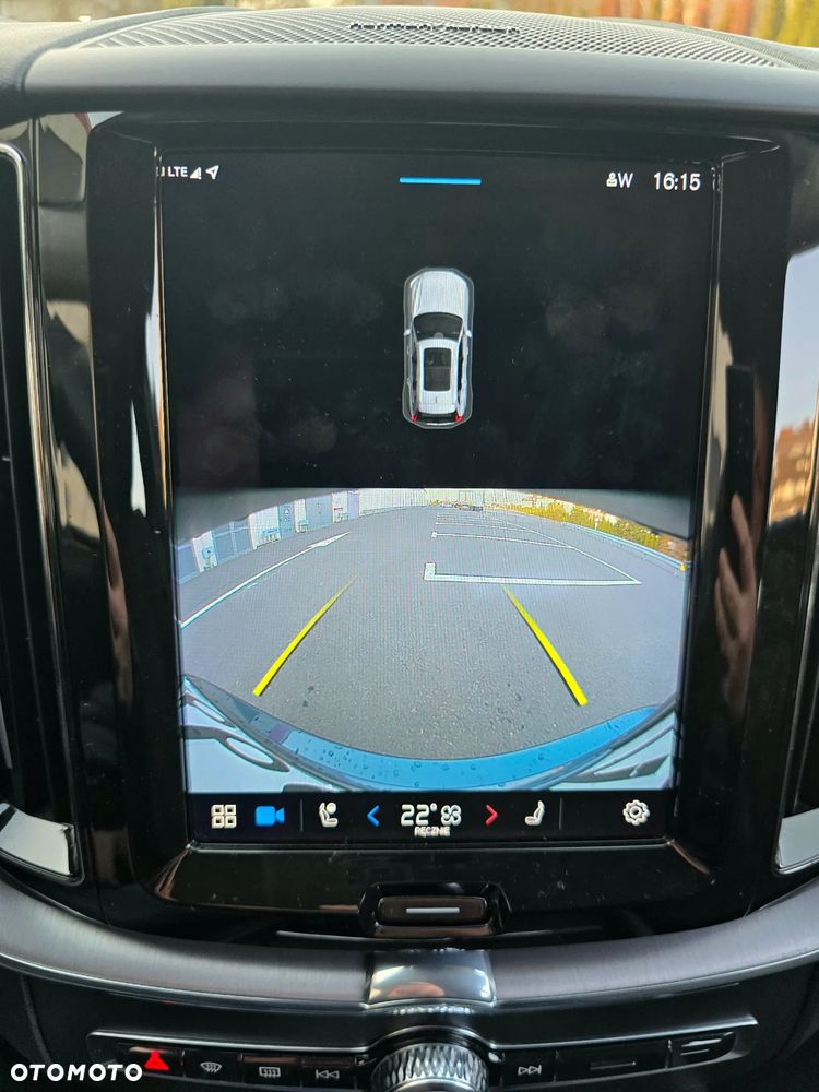 Volvo XC 60 B5 B AWD Momentum Pro - 33