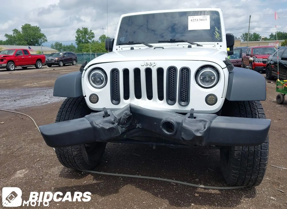 Jeep Wrangler - 23