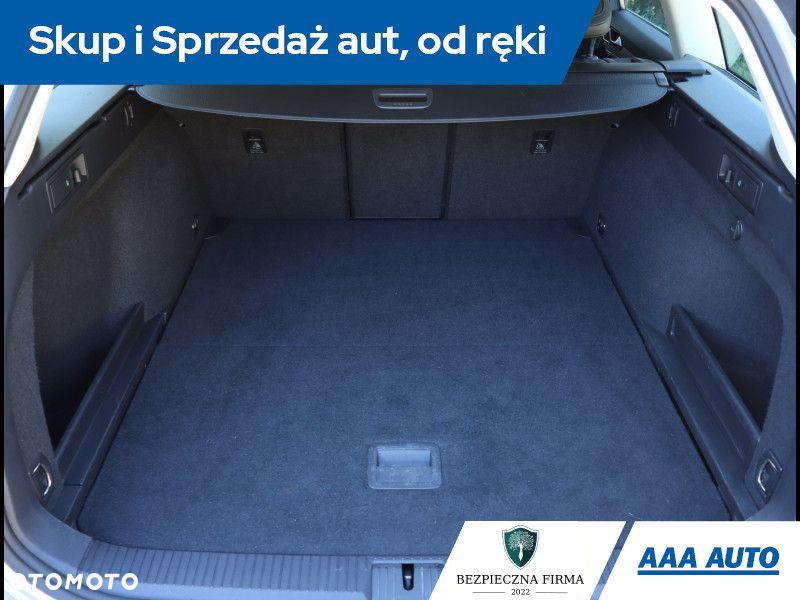 Volkswagen Passat - 14