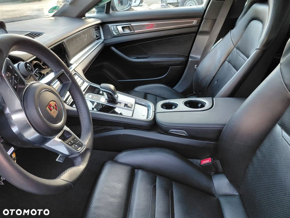 Porsche Panamera - 14