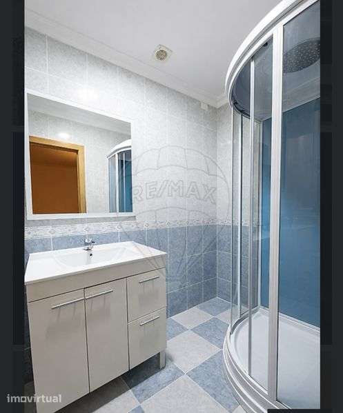 Vende-se habitacão t5 - Grande imagem: 3/7