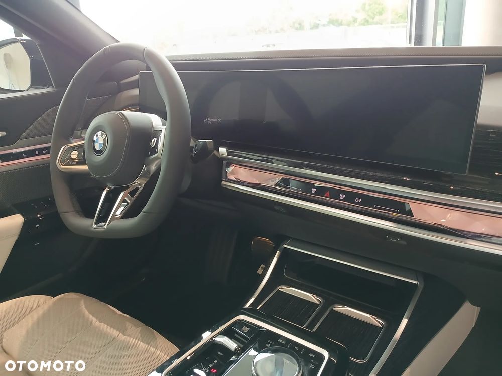 BMW Seria 7 740d xDrive mHEV sport - 26