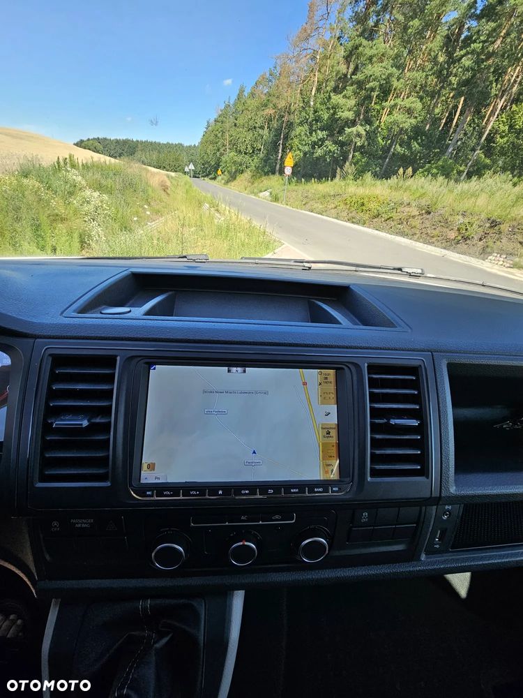 Volkswagen Multivan - 25