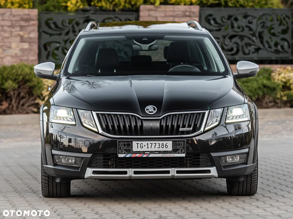 Skoda Octavia Scout 2.0 TDI 4x4 DSG - 9